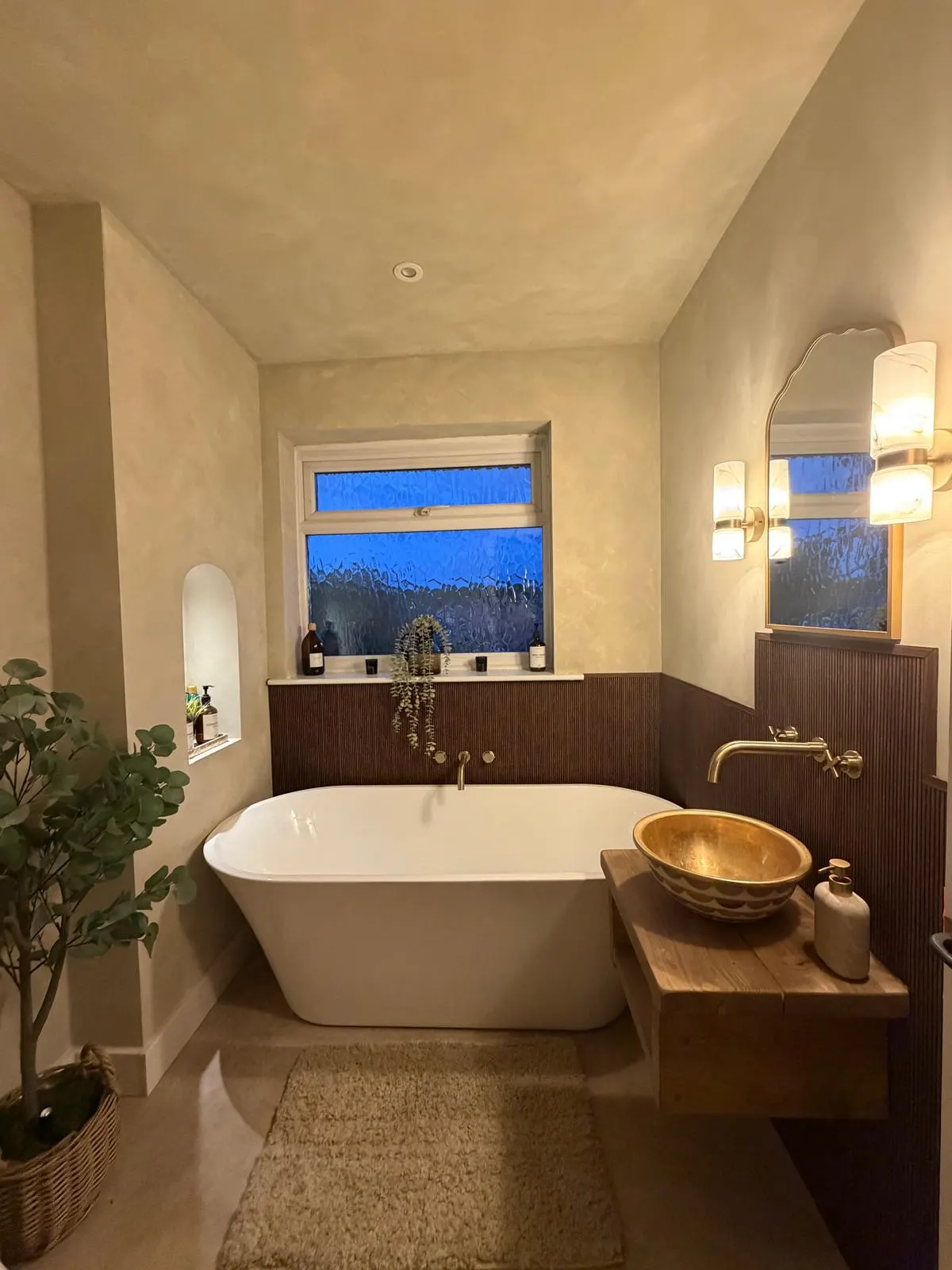 zoomed out bathroom